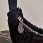 Replica Prada 1NE515 Re Edition 2000 Shearling Mini Bag Black39068 - Image 6