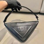 Replica Prada 1NQ043 Triangle leather pouch Black39227