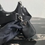 Replica Prada 1BH204 Prada Re-Edition 2005 Nylon Bag Black38701 - Image 5