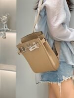 Replica Hermes H083591CK89 Hac a Dos GM backpack Trench coat gray34355 - Image 2