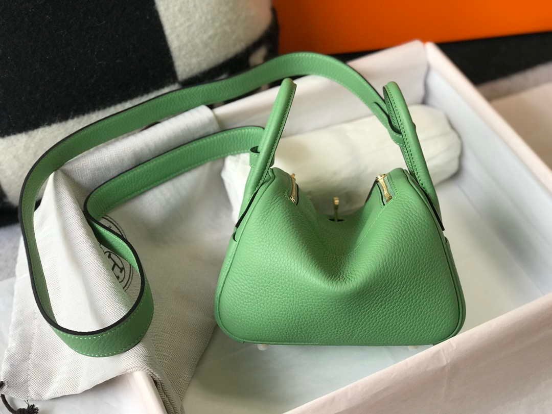 65327bc41ec5b.jpg Replica Hermes H079086 Lindy Mini Bag 19cm H23192535422 - Image 1