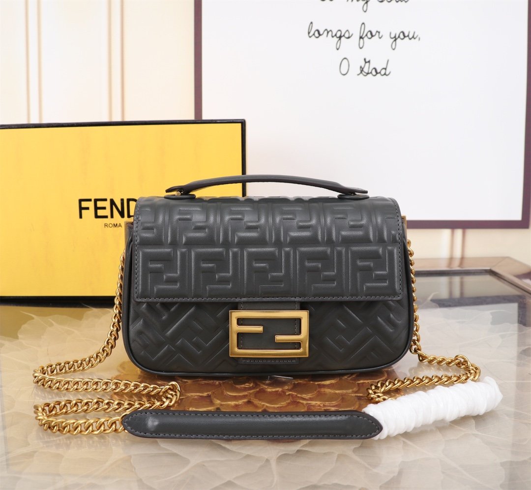 wsxc1740585354470_0.jpg FENDI40733 - Image 1