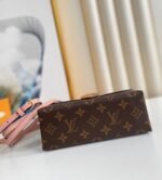 LOUIS VUITTON29126 - Image 6