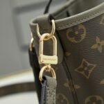 LOUIS VUITTON29130 - Image 7