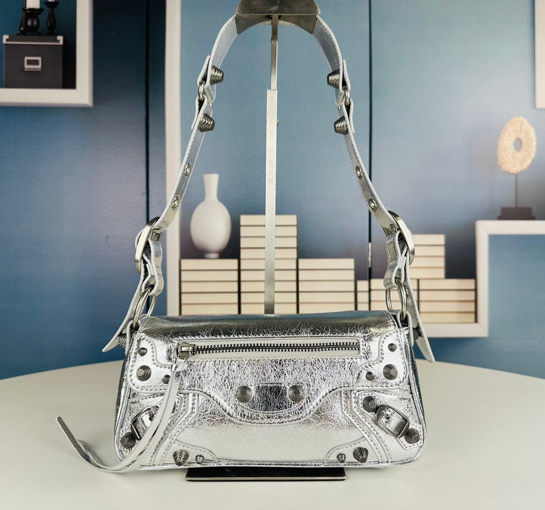 wsxc1742830602876_0.jpg Balenciaga41389 - Image 1