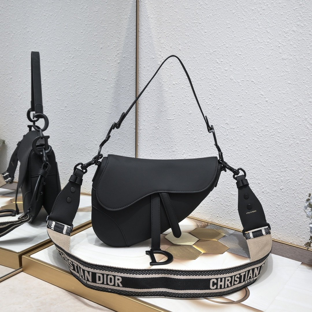 wsxc1742902786593_0.jpg DIOR36425 - Image 1
