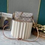 LOUIS VUITTON30389